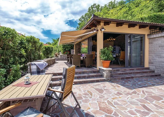 Awesome In Appartamento Mošćenička Draga